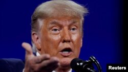 Mantan Presiden AS Donald Trump bereaksi marah atas keputusan panel pengawas Facebook (foto: dok). 