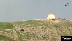 Video ISIS yang menunjukkan rudal anti tank kaum militan yang mengenai sebuah tank milik Turki di Suriah utara