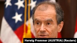 Danijel Frid, bivši zvaničnik Stejt departmenta (Foto: REUTERS/David Mdzinarishvili)