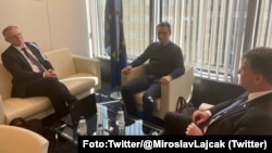 Arhiva - Glavni pregovarači Beograda i Prištine, Besnik Bisljimi i Petar Petković, 22. aprila 2022.