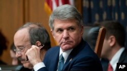 资料照：共和党联邦议员麦克尔·麦考尔（Rep. Michael McCaul, R-TX）2019年10月23日出席众议院外交事务委员会听证会。