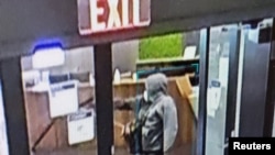 Fotografija osumjičenog napadača (Foto: Atlanta Police Department/Handout via REUTERS)