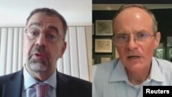 2024년도 노벨경제학상을 공동 수상한 미국 매사추세츠공대(MIT) 다론 아제모을루 교수(완쪽)와 사이먼 존슨 교수 교수(오른쪽).