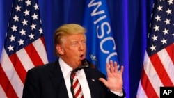 共和党总统候选人川普在北部威斯康辛州的竞选集会上(2016年8月16日)