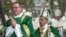Pope Francis arrives for Sunday Mass on the Benjamin Franklin Parkway in Philadelphia, Pa., Sept. 27, 2015.