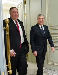 US Secretary of State Mike Pompeo meets with Uzbek President Shavkat Mirziyoyev in Tashkent on Feb. 3, 2020.