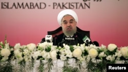 伊朗总统哈桑·鲁哈尼在巴基斯坦伊斯兰堡的新闻发布会上讲话（2016年3月26日）