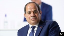 Presiden Mesir Abdel Fattah el-Sissi saat menghadiri Konferensi Perjanjian Finansial Global Baru di Paris, pada 23 Juni 2023. (Foto: AP/Lewis Joly)