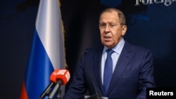 រូប​ឯកសារ៖ លោក Sergei Lavrov រដ្ឋមន្ត្រី​ការបរទេស​រុស្ស៊ី​ថ្លែង​នៅ​សន្នីសីទ​សារព័ត៌មាន​​មួយ​នៅ​រាជធានី​ម៉ាណាម៉ា នៃ​ប្រទេស​បារ៉ែន កាល​ពី​ថ្ងៃ​ទី​៣១ ខែ​ឧសភា ឆ្នាំ​២០២២។