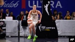 Kejtlin Klark na debitantskom nastupu u WNBA, 14. maja 2024. (Foto: AP/Jessica Hill)