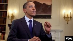 Presiden Obama menyampaikan pidato mingguan mengenai ekonomi dan penciptaan lapangan kerja (13/8).