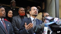 Nihad Awad, Dewan Hubungan Islam-Amerika (CAIR), berbicara dalam sebuah konferensi pers. (Foto: Dok)