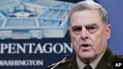 资料照片：美国参联会主席米利将军在五角大楼的一次记者会上讲话。(2021年9月1日)