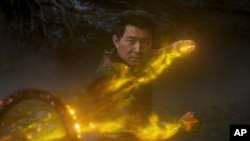 漫威影业制作的《尚气与十环传奇》电影的主角刘思暮（Simu Liu）（漫威影业授权美联社）