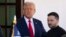 Le président Donald Trump et son homologue ukrainien Volodymyr Zelensky sur le parvis de la Maison Blanche.
