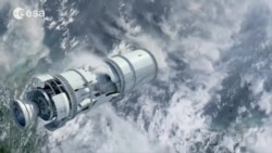 美国万花筒：地球被太空垃圾包围