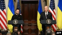 Volodimir Zelenski i Džo Bajden tokom u Vašingtonu, 12. decembra 2023. (Foto: AFP/Mandel NGAN)