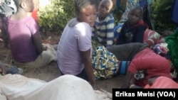 Libota moko lizali kolela bayike na bango bawe na bitumba ya ba ADF na Oicha, Beni, Nord-Kivu, 15 novembre 2019. (VOA/Erikas Mwisi)