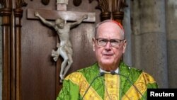 Kardinal Timoti Dolan tokom mise u Njujorku, 23. februar 2025. (REUTERS/Eduardo Munoz)