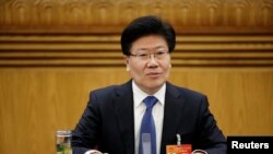 中共新疆自治区党委书记张春贤在两会期间的新疆代表团会议上（2015年3月10日）