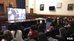 记录2014年台湾太阳花学运的《我们的青春，在台湾》纪录片2019年5月22日在国会山播映（美国之音锺辰芳拍摄）