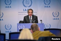 라파엘 그로시 IAEA 사무총장이 2025년 3월 3일 오스트리아 빈에서 열린 IAEA 분기별 이사회 개막일 기자회견에서 연설하고 있다.