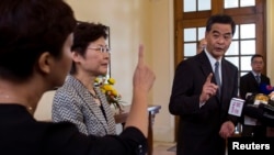 2014年10月16日，香港特首梁振英在新闻发布会上表示，希望政府最早在下个星期与抗议学生举行对话。