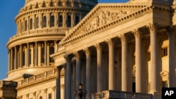 Očekuje se da će Senat, koji se nalazi pod kontrolom demokrata, i Predstavnički dom do četvrtka u ponoć usvojiti zakon čime će se izbeći privremeno zatvaranje Vlade, što se dogodilo krajem 2018. i početkom 2019 – i trajalo ukupno 35 dana. (Foto: AP/J. Scott Applewhite