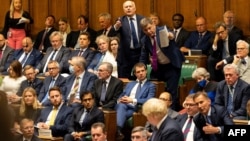 Britanski premijer Boris Džonson na vanrednoj sednici parlamenta povodom kolapsa vlade Avganistana, 18. avgusta 2021. (Foto: AFP/Rodžer Haris/Britanski parlament)