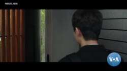 VOA英语视频: 奥斯卡奖颁奖仪式 韩国影片成大赢家