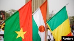 FILE PHOTO: Mali junta calls for demonstrations to support decision to leave ECOWAS regional bloc