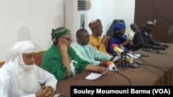 Hukumomin Nijar a wani taro da jami'an kare hakkin 'dan adam