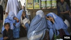 Kelompok Taliban di Afghanistan menerapkan aturan yang sangat ketat bagi kaum perempuan.