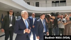 Vesli Klark tokom posete Kosovu