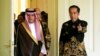 Presiden Joko Widodo menyambut Menteri Luar Negeri Arab Saudi Adel bin Ahmed Al-Jubeir di Istana Bogor, Senin, 22 Oktober 2018.