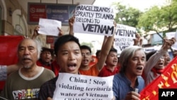 Biểu tình chống Trung Quốc tại Hà Nội, ngày 12/6/2011