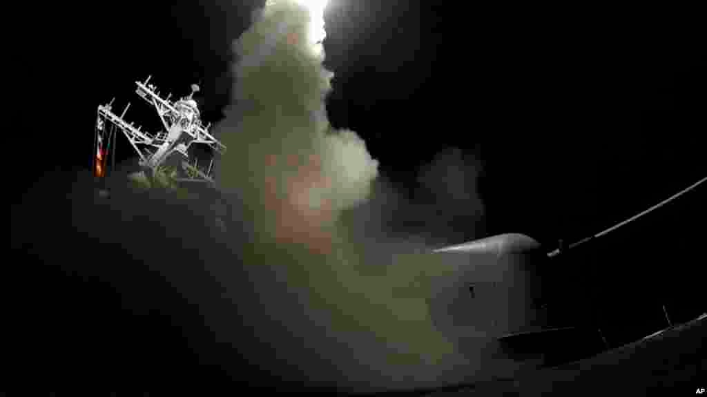 波特号导弹驱逐舰从地中海发射战斧巡航导弹 (4) (美国海军图片)