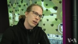 美国万花筒:有趣的打蝙蝠攀岩运动 美国万花筒:有趣的打蝙蝠攀岩运动