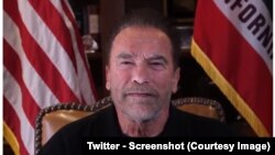Arnold Schwarzenegger berbicara dalam tayangan video yang diunggah ke akun Twitternya.