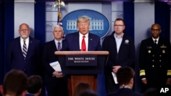 Presiden Donald Trump saat memberi pengarahan kepada gugus tugas penanganan virus corona di Gedung Putih, Washington, 22 Maret 2020.