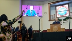 Presiden AS Joe Biden berpidato selama kebaktian di gereja "Royal Missionary Baptist" di kota North Charleston, South Carolina, Minggu 19 Januari 2025.