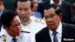 Cambodia's Prime Minister Hun Sen attends the annual Water Festival on the Tonle Sap river in Phnom Penh, Cambodia, November 10, 2019.