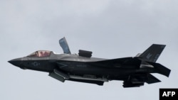 Avion F-35B Lightning II na avio-mitingu u Singapuru u februaru 2022. (Foto: Roslan RAHMAN/AFP)