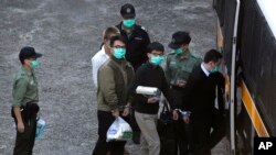 Delapan aktivis demokrasi terkemuka Hong Kong, Kamis (17/12), didakwa ambil bagian dalam “pertemuan ilegal” sehari setelah Beijing memberlakukan undang-undang keamanannya. (Foto: AP)