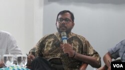 Koordinator Komisi untuk Orang Hilang dan korban Tindak Kekerasan (KontraS) Haris Azhar (Foto: VOA/Andylala).